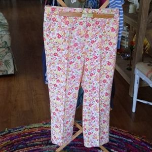 Lilly Pulitzer white label size 8 Capri